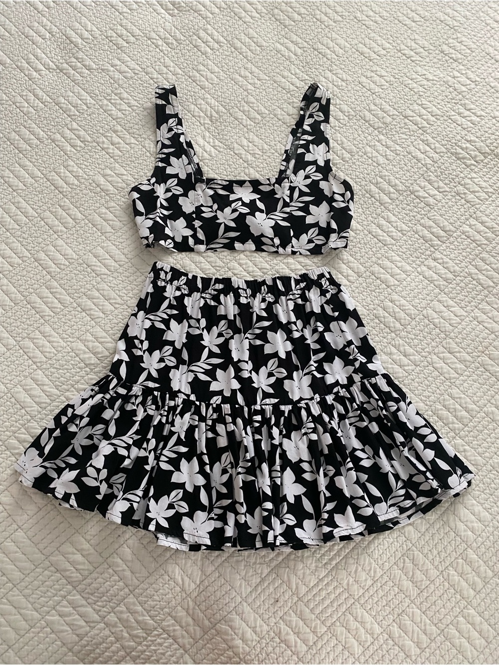 Valija Black & White Floral Two-Piece Skirt Set